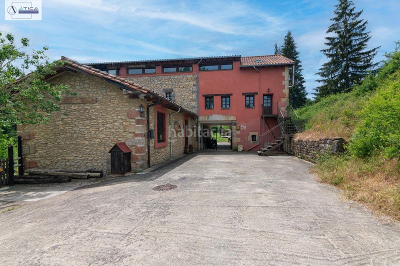 Foto 0c9c71fb-3651-4bd7-80fb-f986b2ea6ff2. Edificio hotel rural con historia, encanto y un negocio listo para continuar en Valle de Valdebezana