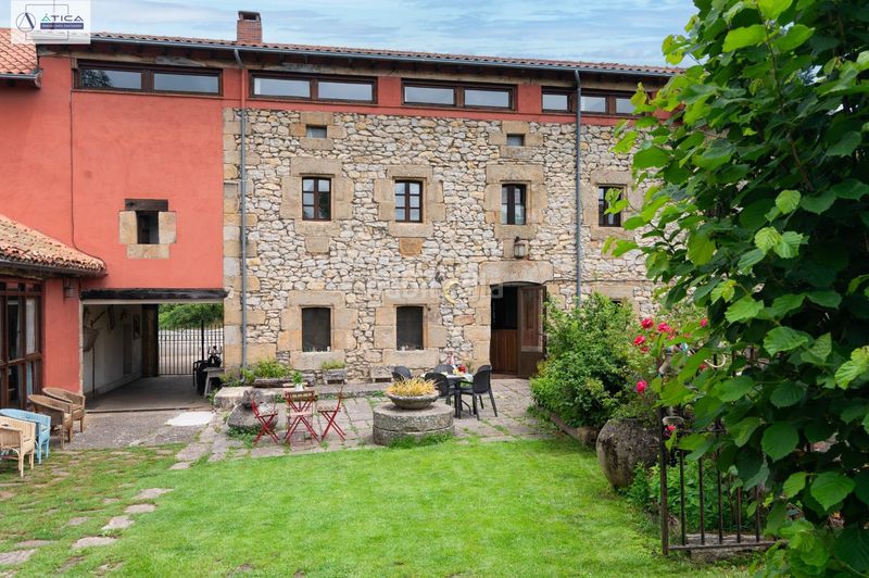 Foto 198f658a-702f-46d6-bab8-dd3ad63a64c6. Edificio hotel rural con historia, encanto y un negocio listo para continuar en Valle de Valdebezana