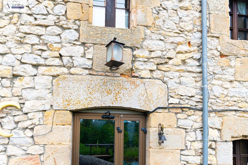 Foto f598826a-a8bb-4679-8909-cf05e0dddd4f. Edificio hotel rural con historia, encanto y un negocio listo para continuar en Valle de Valdebezana