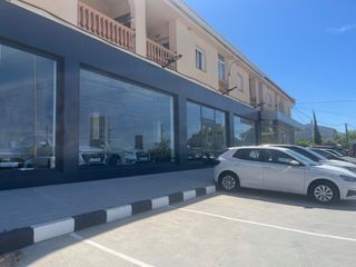 Local Comercial  Calle marchena. Taller y venta de veh�culos