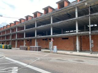 Casa aparellada a Desconocido 72. Viviendas semiterminadas en goian