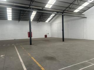 Miete Fabrikhalle in Alcalde segundo 20. Nave en alquiler de 720 m2 en polígono de sanguiñeda mos