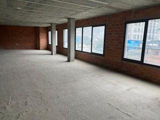 Oficina en Avenida galicia 5. Se vende oficina de 600 m2 en la av galicia de porriño