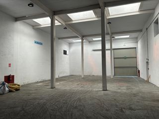 Location Bâtiment à usage industriel à Alcalde segundo 20. Alquiler de nave con 800 m2 en poligono privado de mos