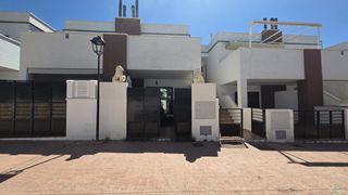 Maison jumelée à Fondón. Precioso apartamento en benecid con gran terraza, porche con bar