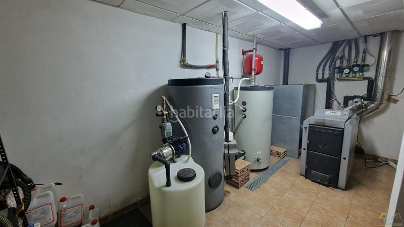 Foto fdaf6f2f-77b8-407e-a6c6-b92b53d69014. Casa aparellada amb xemeneia calefacció aparcament a Diezma