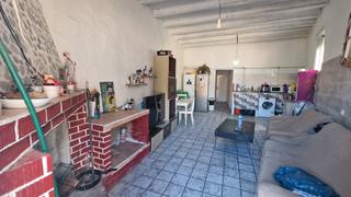 Masia a Instinción. Cortijo en el propio pueblo de instinción con terreno de 445 m²