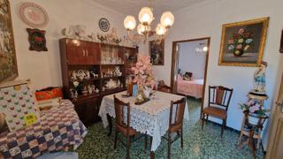 Casa a Instinción. Casa tradicional en zona alta de instinción con grandes vistas