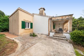 Chalet in Bacarés-Manresa-Bonaire. Chalet unifamiliar con garaje.