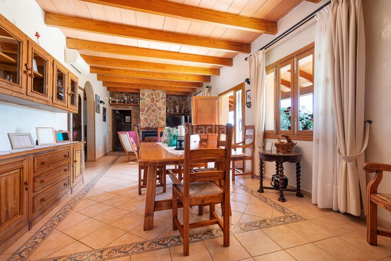Foto 44fa46c9-b256-4d5f-ba1b-7a8c60b3f66f. Masía exclusiva f rústica con residencia unifamiliar y vistas a la tramuntana privacidad, elegancia y auténtico estilo de v en Inca