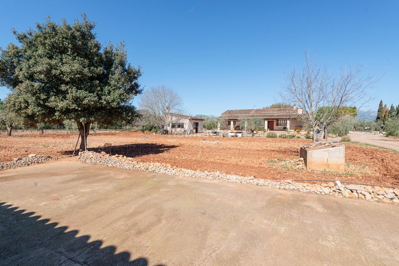 Foto 50cd9a07-44ec-4810-9b47-5dd713c4630e. Masía exclusiva f rústica con residencia unifamiliar y vistas a la tramuntana privacidad, elegancia y auténtico estilo de v en Inca