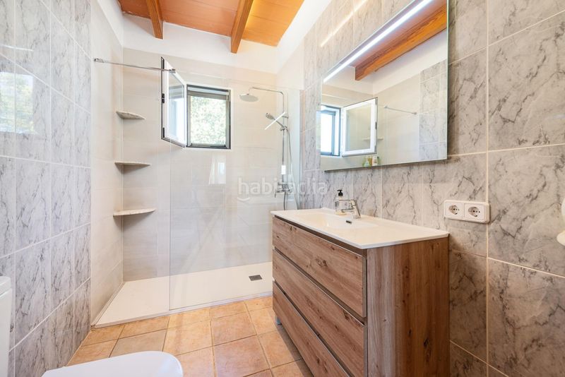 Foto c155757d-0e4c-43cb-82e4-eb0db6305f73. Masía exclusiva f rústica con residencia unifamiliar y vistas a la tramuntana privacidad, elegancia y auténtico estilo de v en Inca