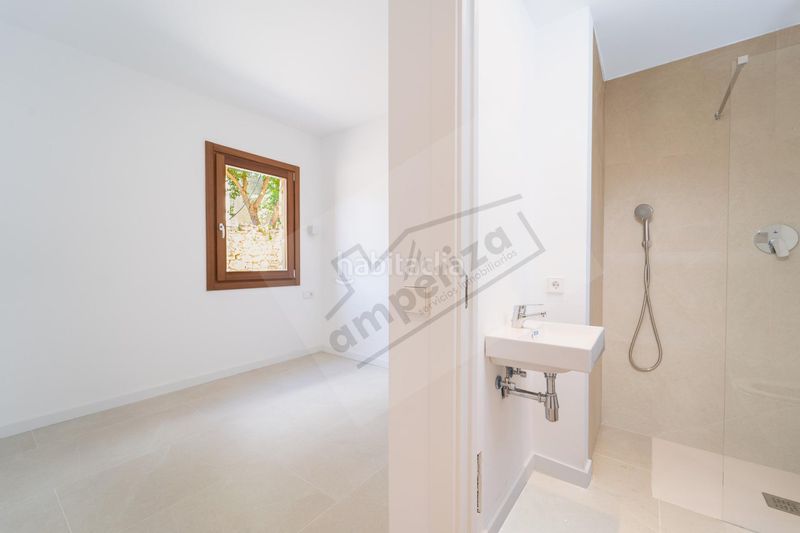 Foto 01ea1bb5-6f18-48b0-ad3a-c454606cf202. Casa adossada amb aparcament a Cortes-Huertas Madrid