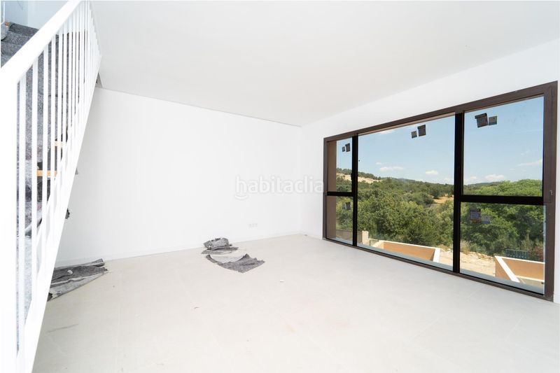 Foto 1c7dce38-2c4a-4d4a-84cb-554faed27fe0. Casa adossada amb aparcament a Cortes-Huertas Madrid