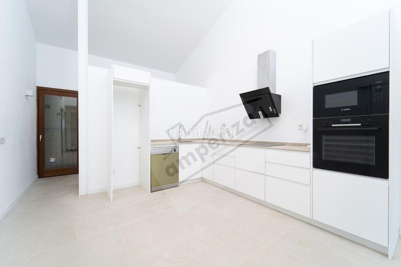 Foto 4c4943a9-cc18-46e0-a731-2863d1c5f177. Casa adossada amb aparcament a Cortes-Huertas Madrid