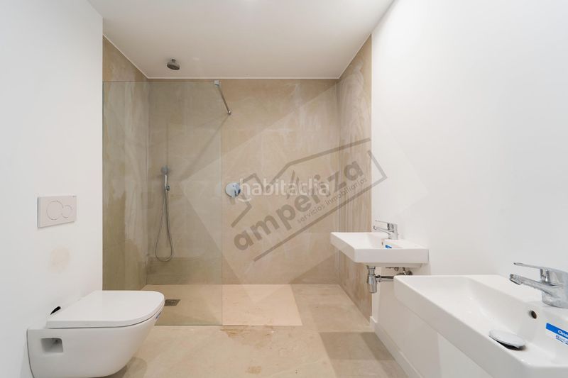 Foto dbf7868e-ac24-4339-8656-65d5ce8b3a9f. Casa adossada amb aparcament a Cortes-Huertas Madrid
