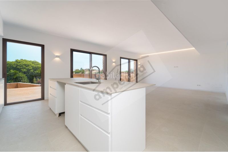 Foto de7dd33d-15a6-482f-87eb-84bfa7d78b17. Casa adossada amb aparcament a Cortes-Huertas Madrid