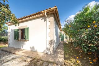 Chalet in Bacarés-Manresa-Bonaire. Oportunidad chalet 4 habitaciones y garaje