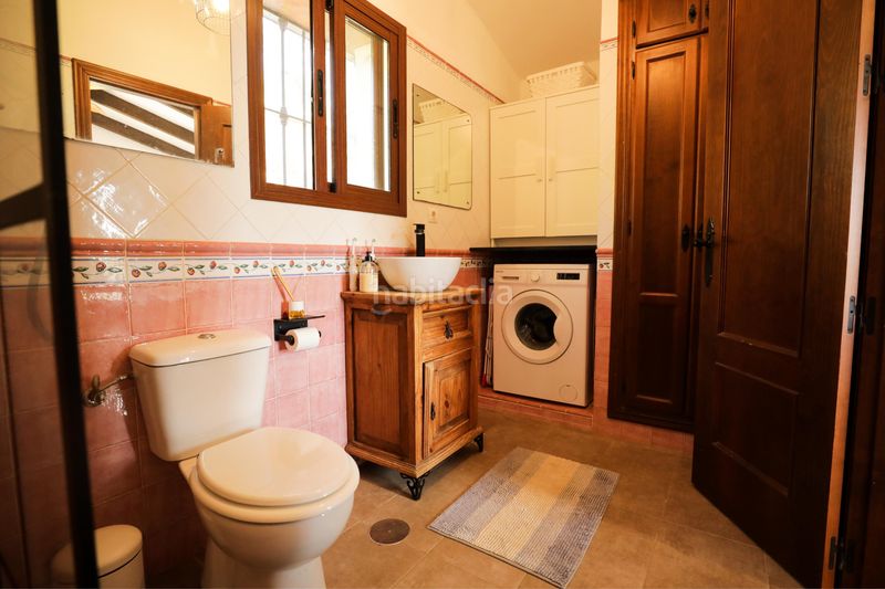 Foto f682e498-1f5c-42a3-8dff-b6ad46bb1117. Masia amb xemeneia piscina a Ardales