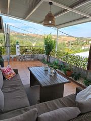 Casa  Calle pintor maldonado. Casa de 2 dormitorios y un ba�o en la barriada de bermejo en alo