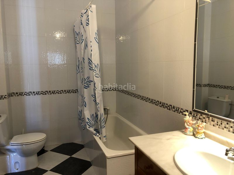 Foto a29b73f6-e4b4-4a7f-a10c-478a4497a631. Casa amb aparcament a Álora