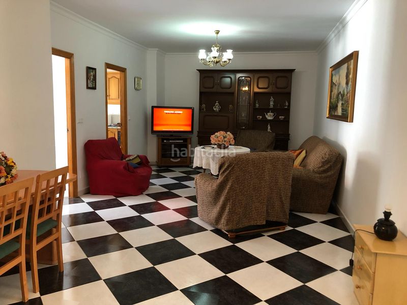 Foto ce15daa0-efb2-400c-ad5e-9765fbe39a58. Casa amb aparcament a Álora