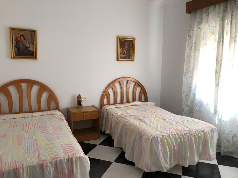 Foto daf72fdf-ce84-4910-861d-14b9a05da432. Casa amb aparcament a Álora