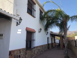 Maison  Calle pintor carazo. Casa de 4 dormitorios y 2 baños en bermejo, alora.