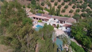 Bauernhof  Barriada los llanos. Finca rural con 65.00 m2 de terreno y casa con 5 dormitorios y 5