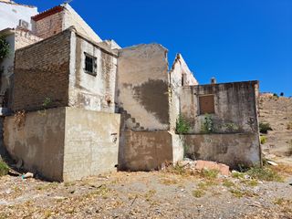 House  Calle churrete. Casa de pueblo a reformar en alora