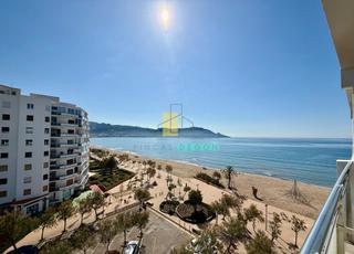 Apartament  Del port de reig. Vive frente al mar apartamento con vistas al mar panorámicas en