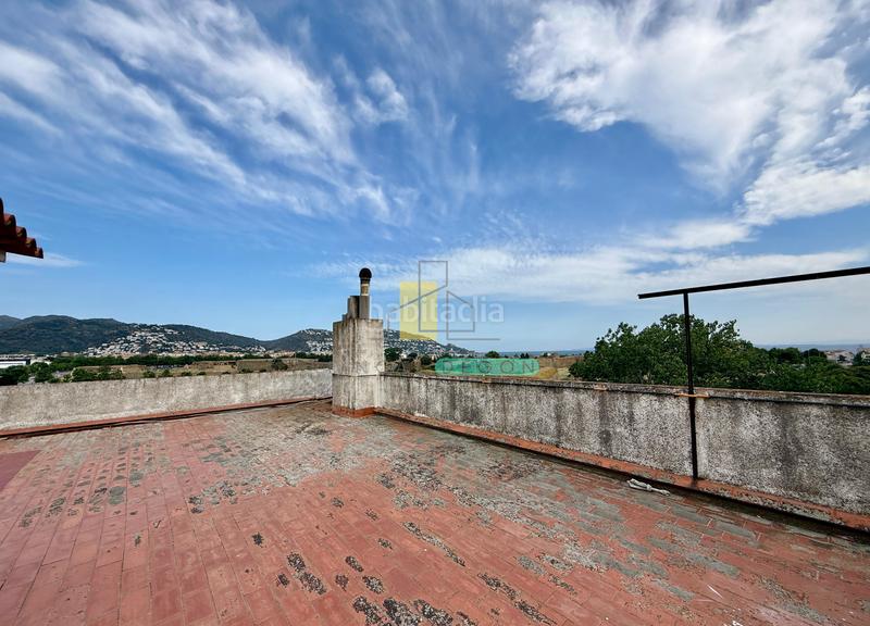 Foto 1893825e-90f6-4c7e-9943-a7a6b060ba27. Apartamento  de 4 habitaciones con vistas despejadas en mas mates . en Roses