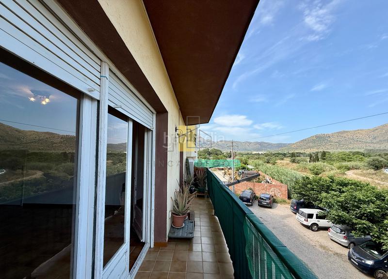 Foto 19f7cd80-fc44-4e30-9cf7-01763ab8121a. Apartamento  de 4 habitaciones con vistas despejadas en mas mates . en Roses