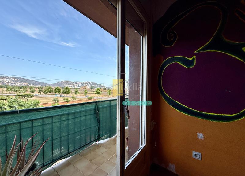 Foto afe3fdac-02ab-4880-8a20-38a8e0ddb7e6. Apartamento  de 4 habitaciones con vistas despejadas en mas mates . en Roses