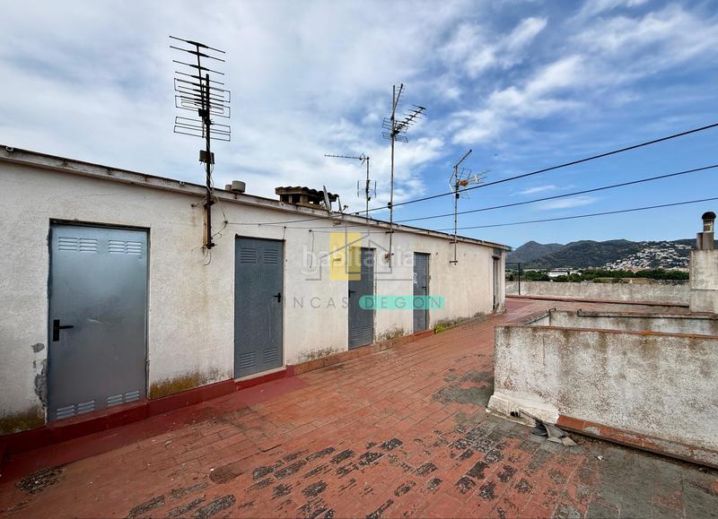 Foto b09bdfcb-120f-46a5-b962-9d72abb018ae. Apartamento  de 4 habitaciones con vistas despejadas en mas mates . en Roses