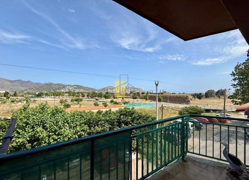 Foto cb285b65-cdd5-4fa1-b027-de307eafdfc0. Apartamento  de 4 habitaciones con vistas despejadas en mas mates . en Roses