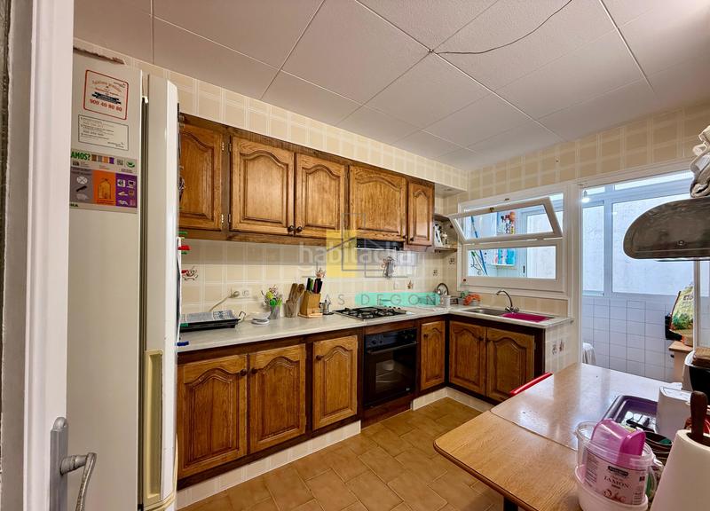 Foto e1232dbf-bb71-47d1-ac77-8a5a8d6ae53f. Apartamento  de 4 habitaciones con vistas despejadas en mas mates . en Roses