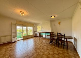 Apartament  De collsacabra. Apartamento de 4 habitaciones con vistas despejadas en mas mates