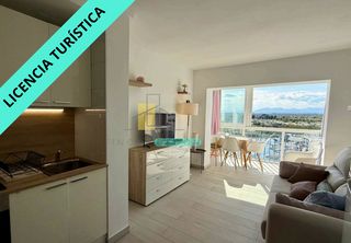 Estudio  Pastor. Diseño moderno y vistas panorámicas estudio con licencia turísti