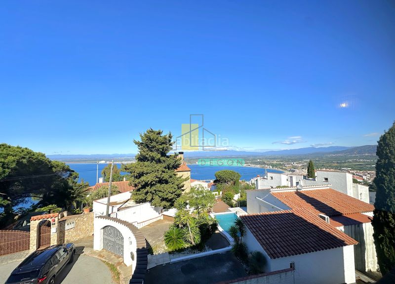 Foto b01cf634-7692-4d49-9d67-1819bab3f767. Estudi amb calefacció aparcament a Puig Rom-Canyelles-Almadrava Roses