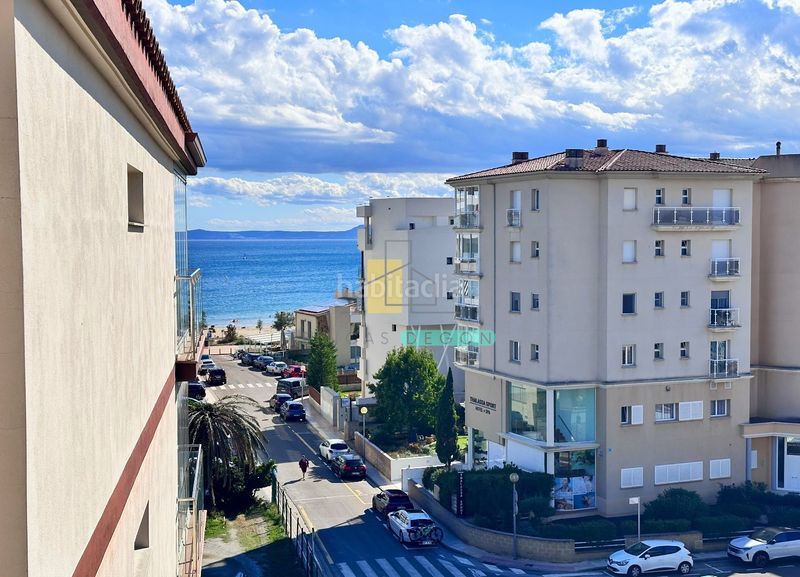 Foto 4aed00ec-bb96-4c17-9200-abe3bd98d7bb. Apartament amb aparcament a Salatar Roses