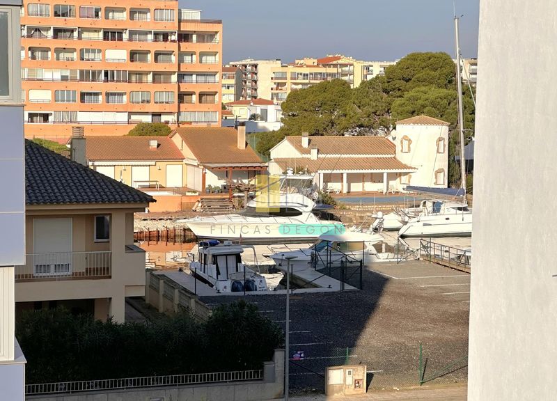 Foto e4be98f6-84fd-48f0-a80c-f673806ccc6b. Apartament amb aparcament a Santa Margarida Roses