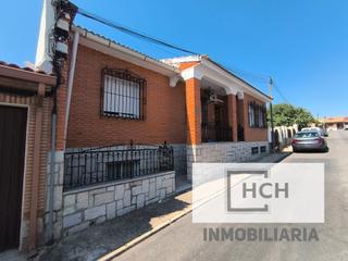 Chalet à Calle erillas 27. Enorme chalé