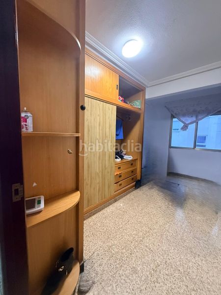 Foto f97fa91f-8ba1-42fd-8c08-f55ec3837de4. Pis a Carolinas Altas Alicante