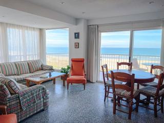 Pis en El Perellonet. Apartamento con vistas al mar en el perellonet
