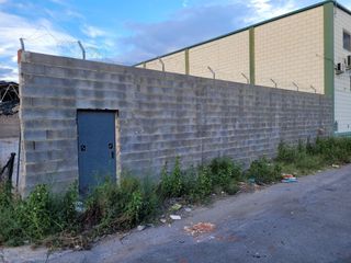 Terreno residencial  Del mig