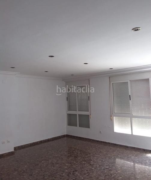 Foto a3fe920b-8011-4df6-9170-f5bf301a4947. Piso  en venta con inquilino lliria en Parque de la Bombilla Llíria