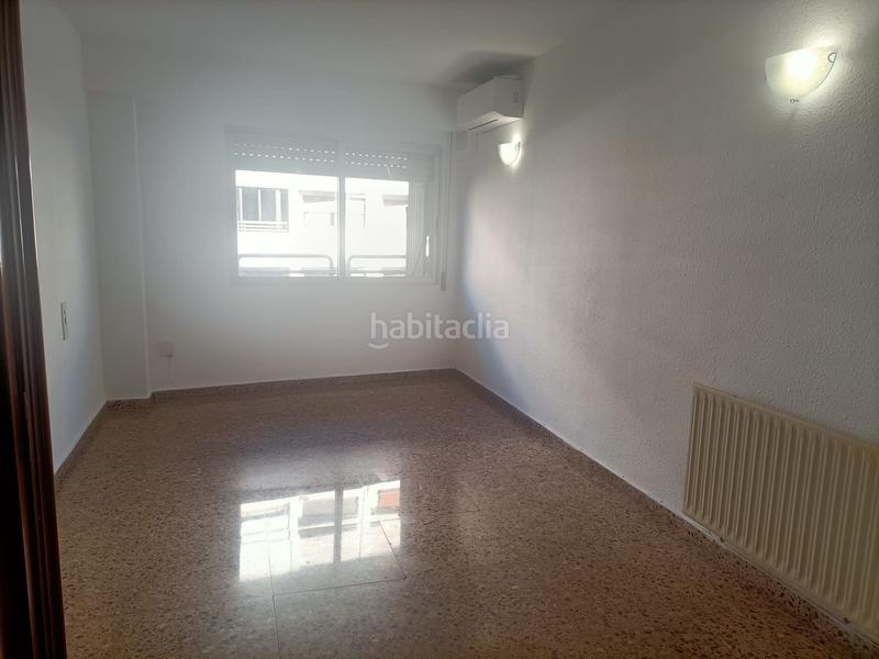 Foto e7d1f074-a9fa-49fb-8486-9cf4b416fdf7. Alquiler piso interesante piso alquiler en Arrancapins Valencia