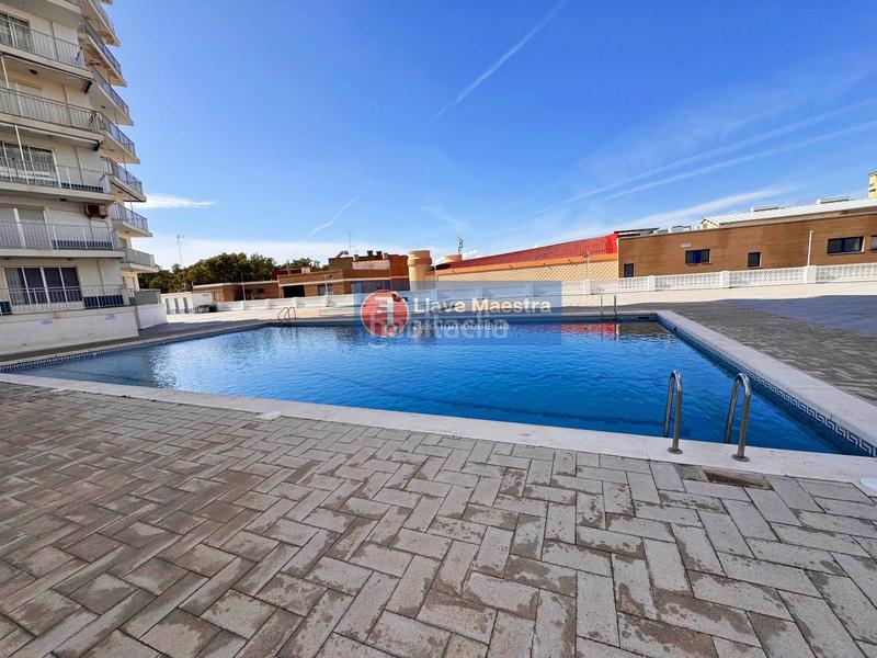 Foto b2bb8e67-80ca-496b-8d45-28e06ec05cc9. Apartament amb piscina a El Perelló Sueca