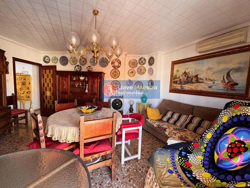 Foto f960f179-7772-42e9-938d-823699347b6a. Apartament amb piscina a El Perelló Sueca